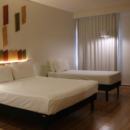 Hotel Nacional Inn Curitiba Santa Felicidade Kültér fotó